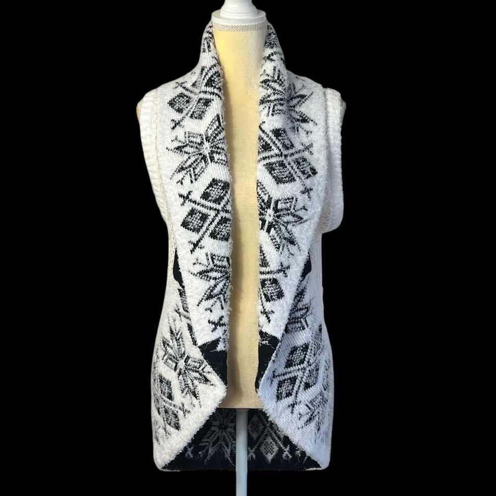 SavWhat? USA  Crochet Knit Open Front Cardigan Ivory / White / Black Size 1X